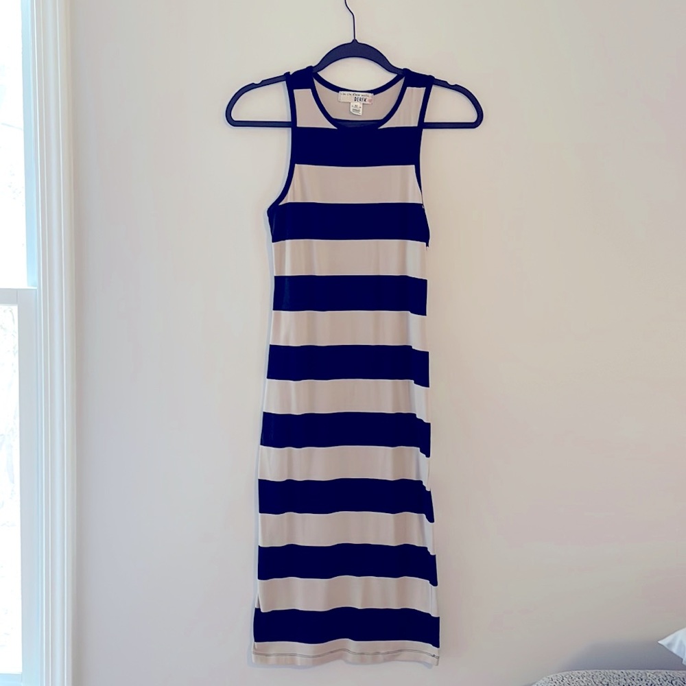 Derek Heart racer-back beige/black dress - size Medium